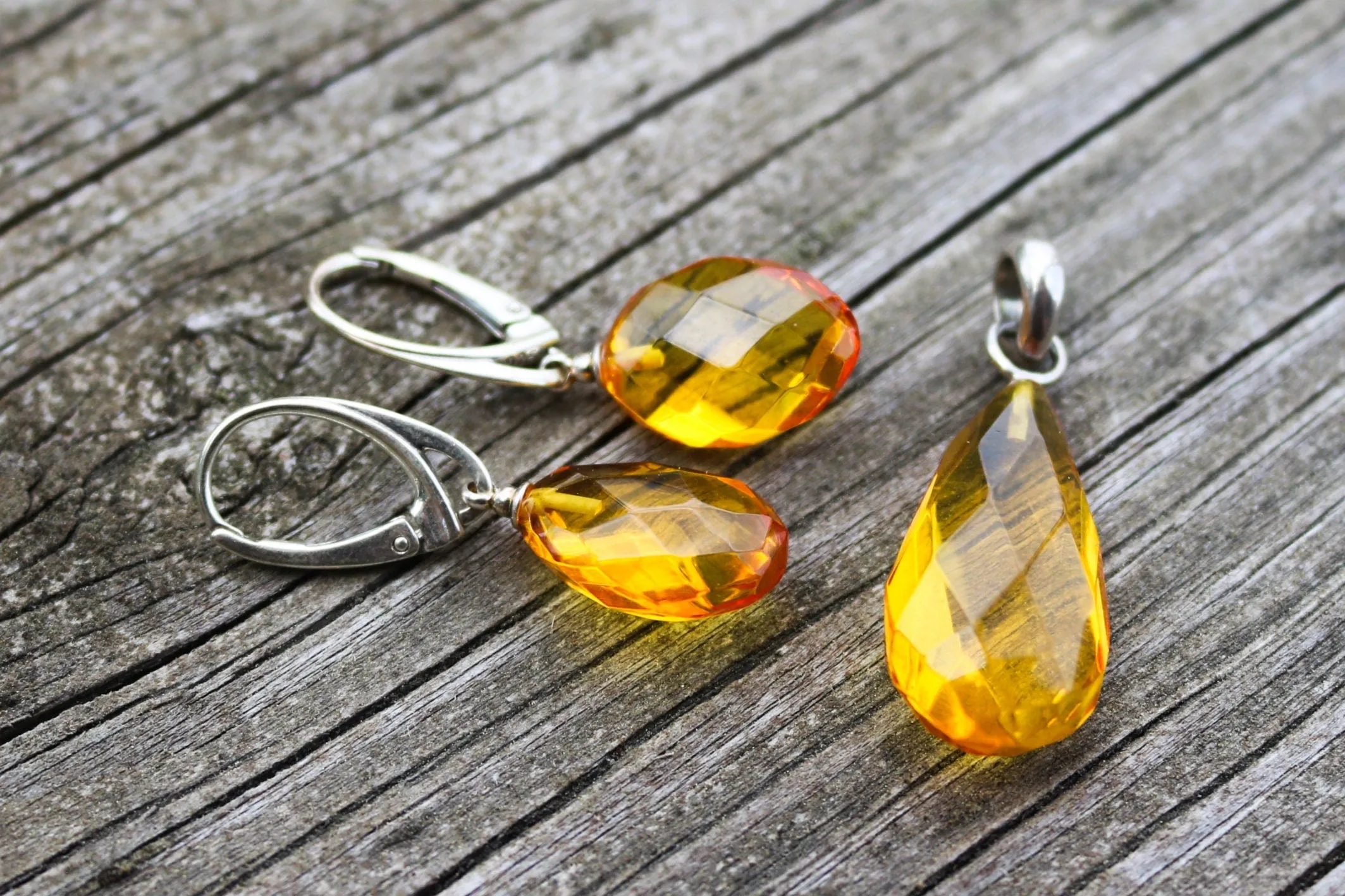 Baltic Amber Jewelry Set Yellow Drop Earrings and Pendant 5.2 gram 925 Silver