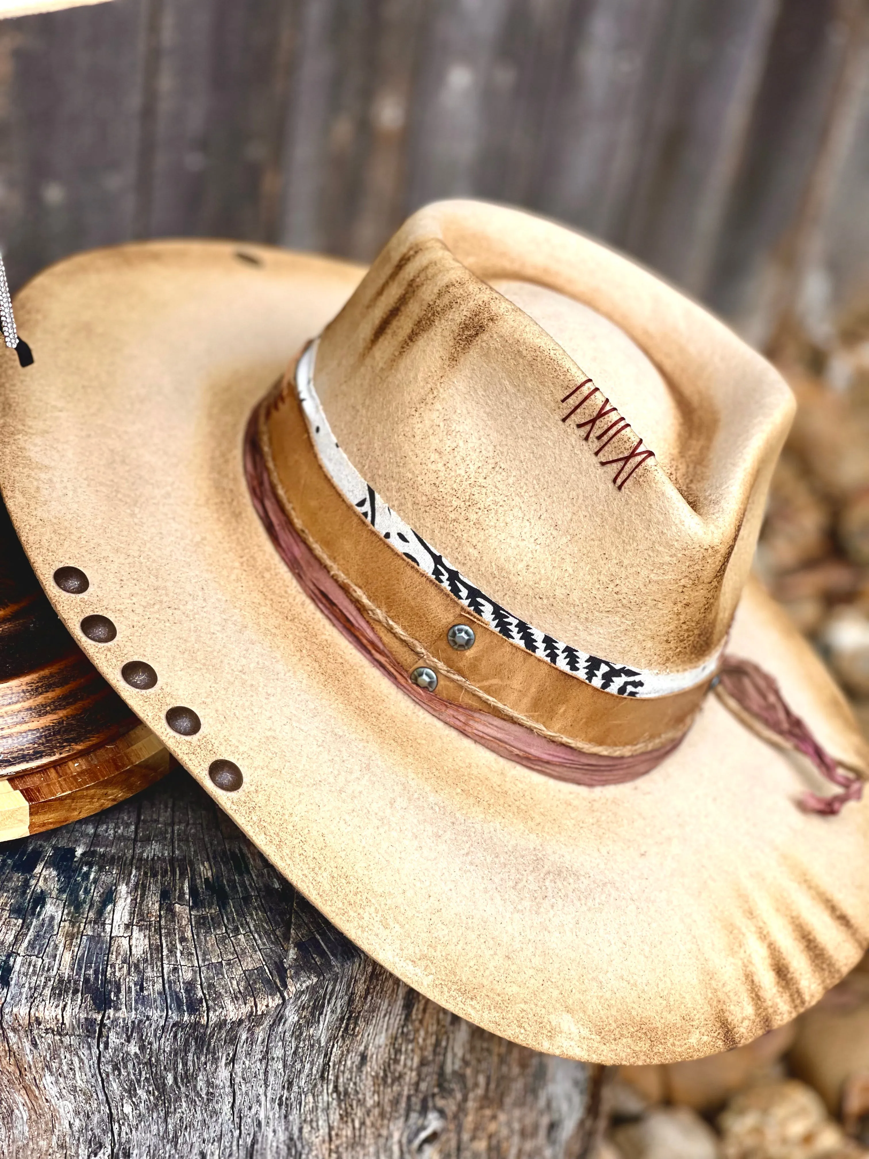 Customized Western Fashion Hat - The County Line I