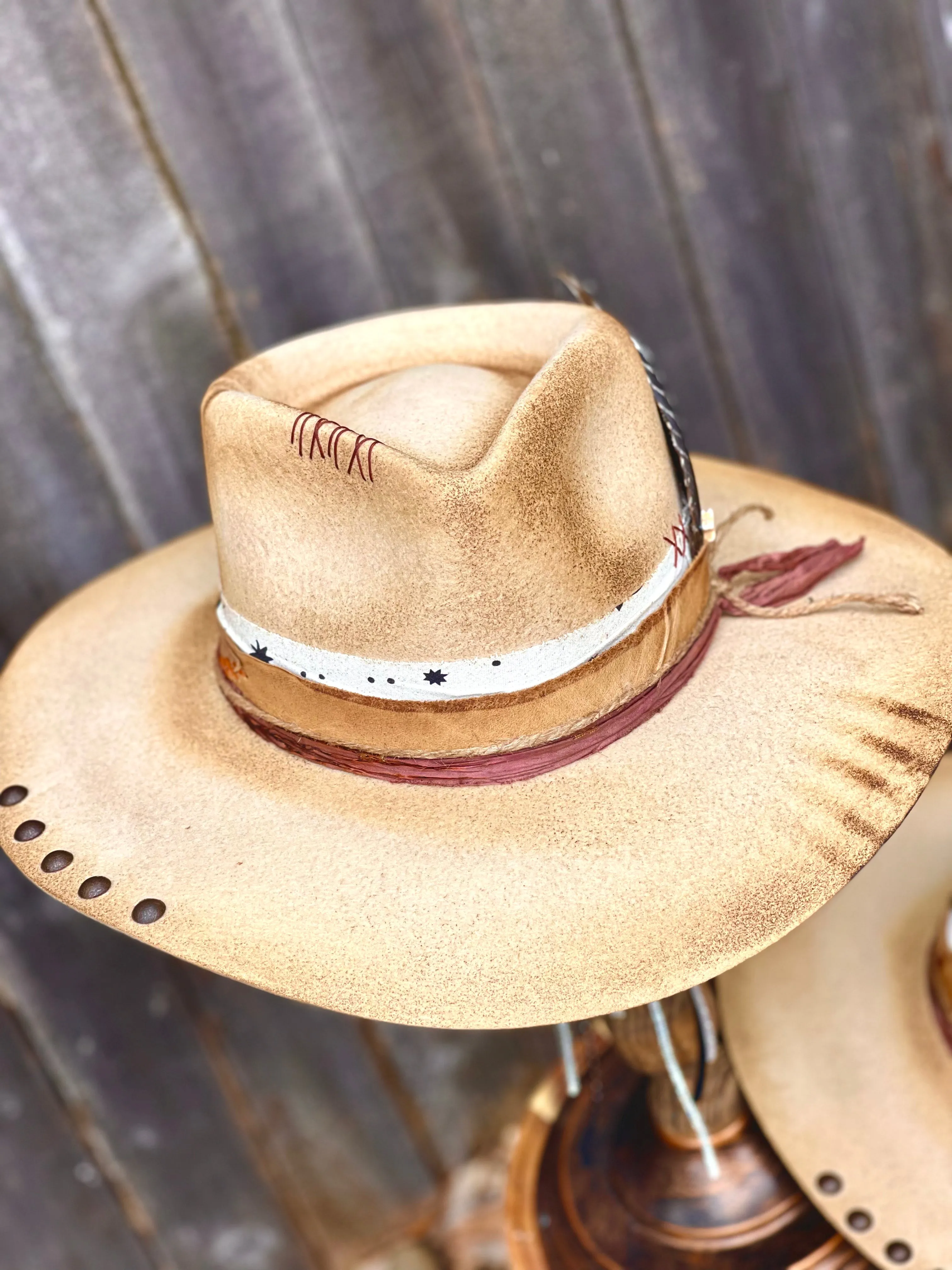 Customized Western Fashion Hat - The County Line I