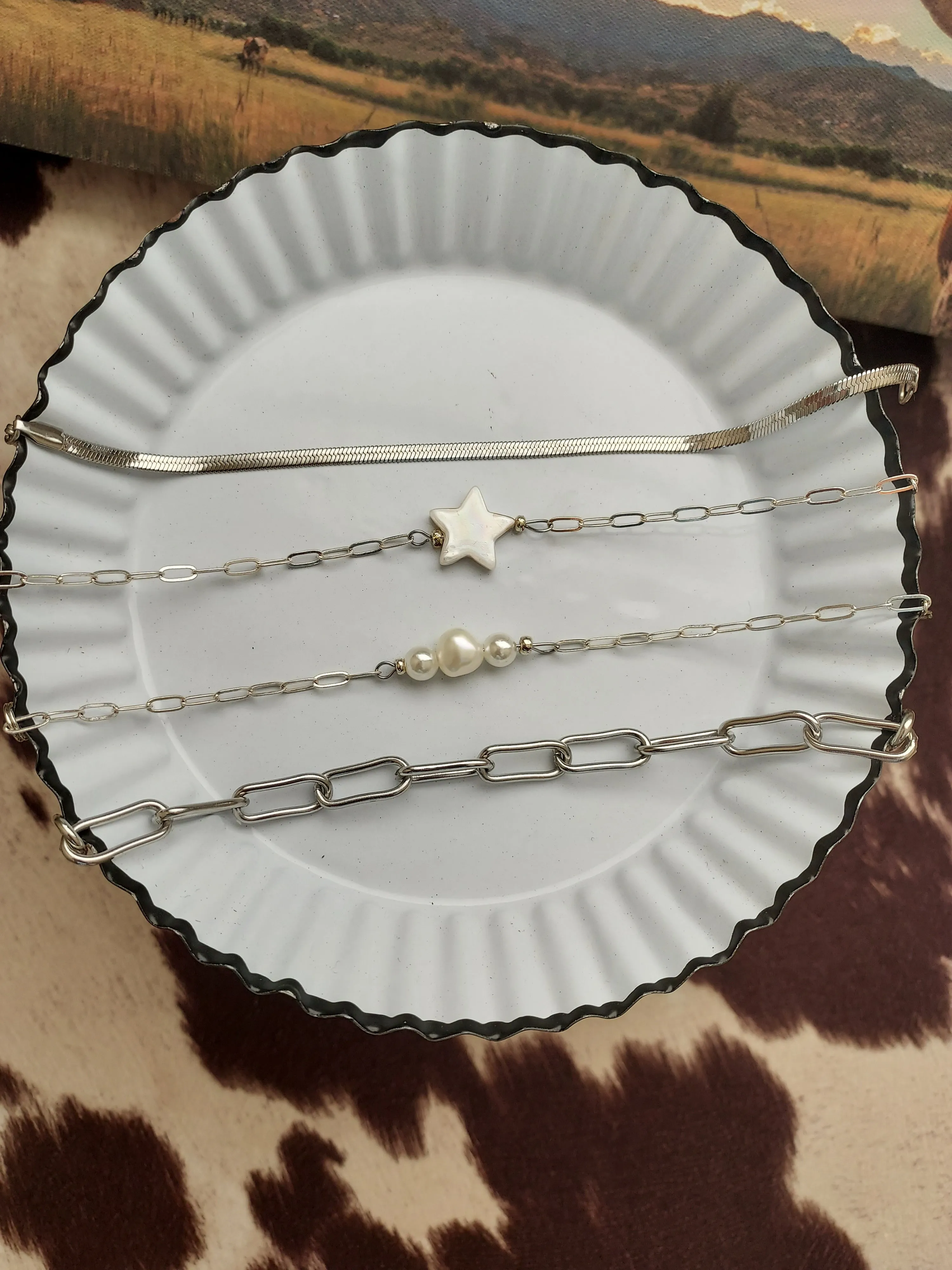 Dainty Pearly star chained bracelet