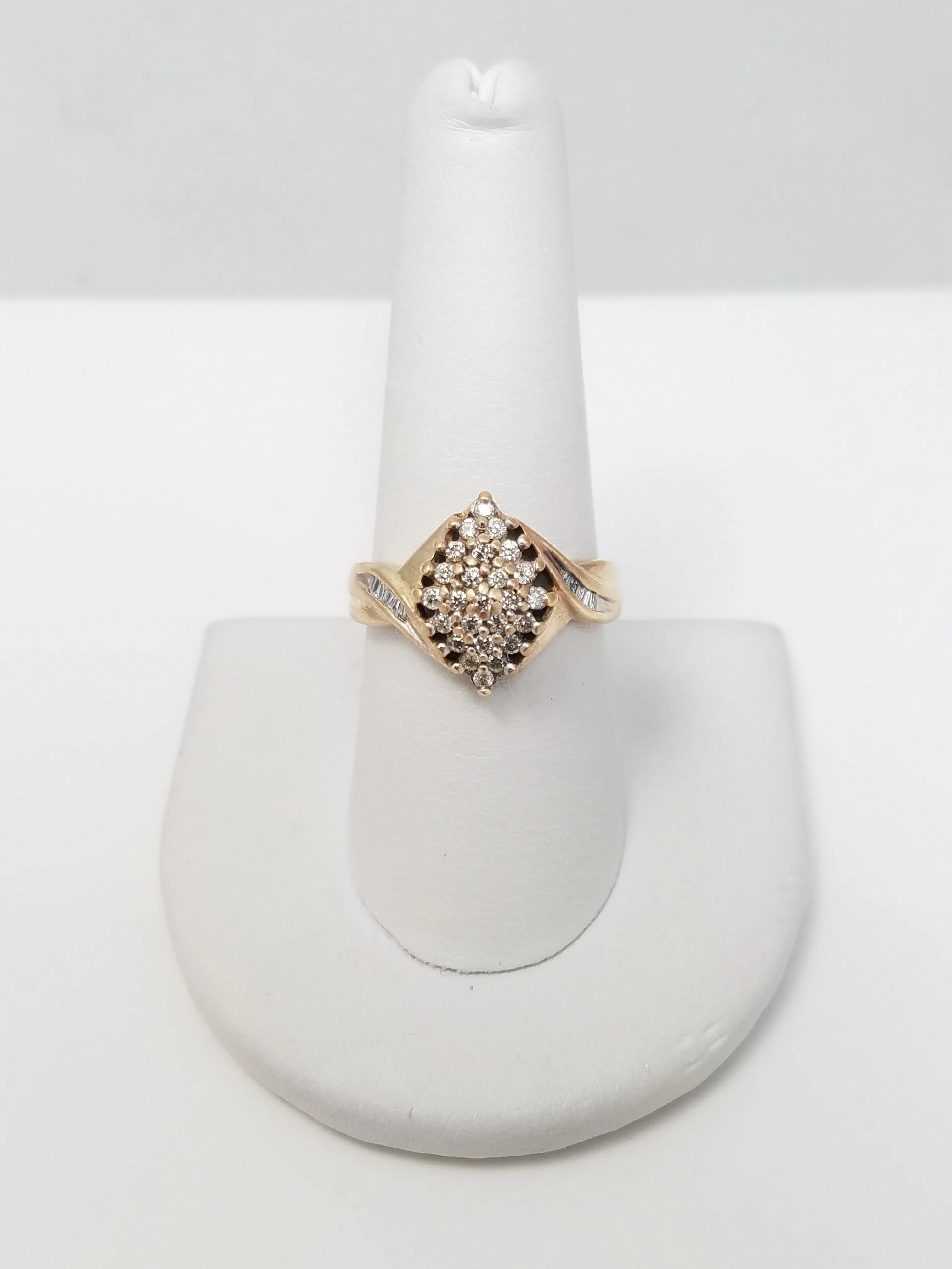 Dazzling 10k Yellow Gold Natural Diamond Cluster Ring