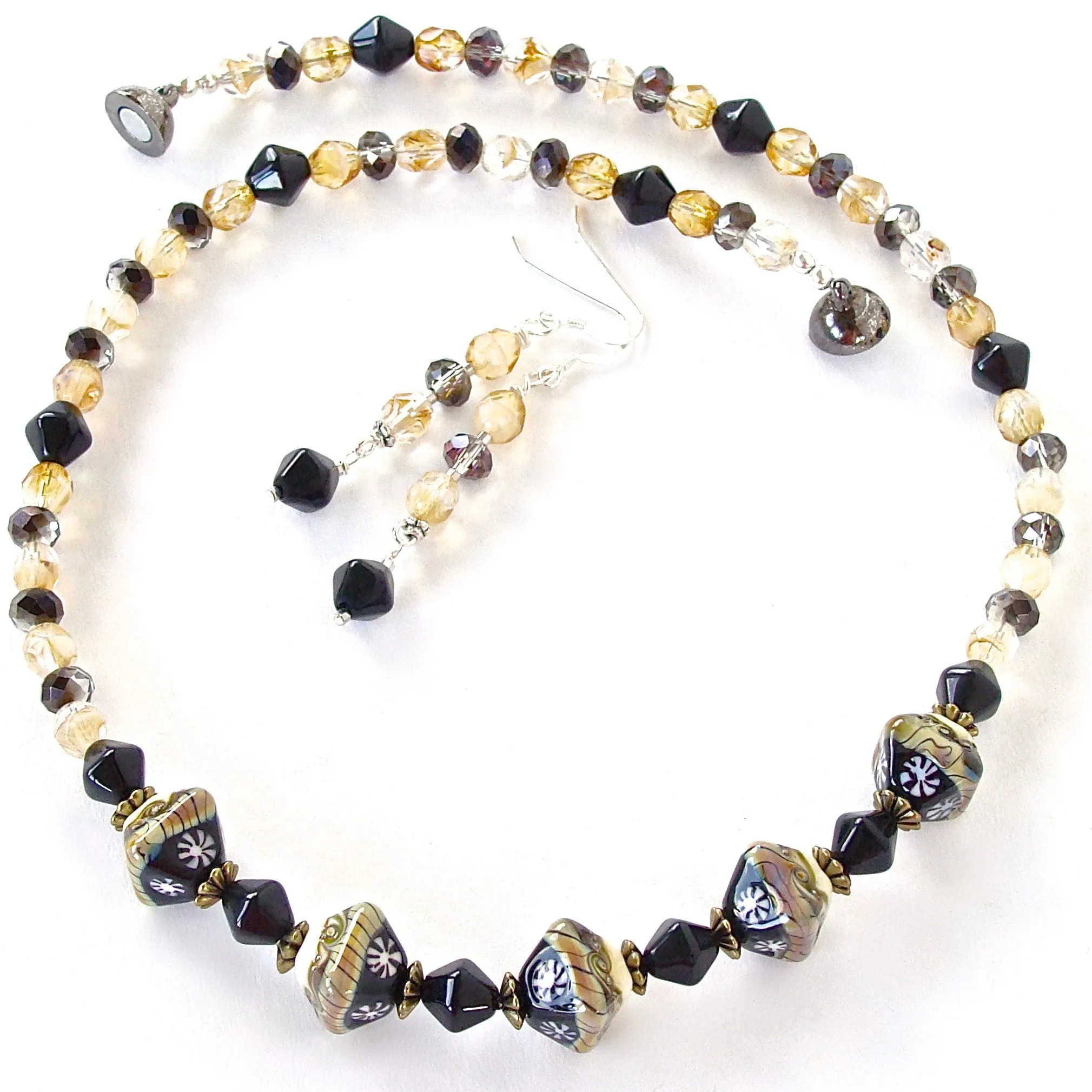 Estrella: Black Glass Necklace with Magnetic Clasp