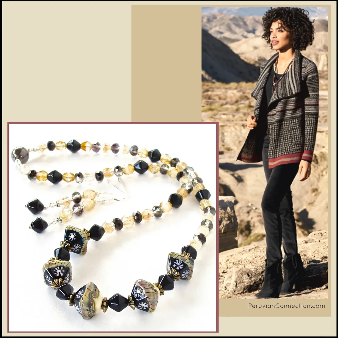 Estrella: Black Glass Necklace with Magnetic Clasp