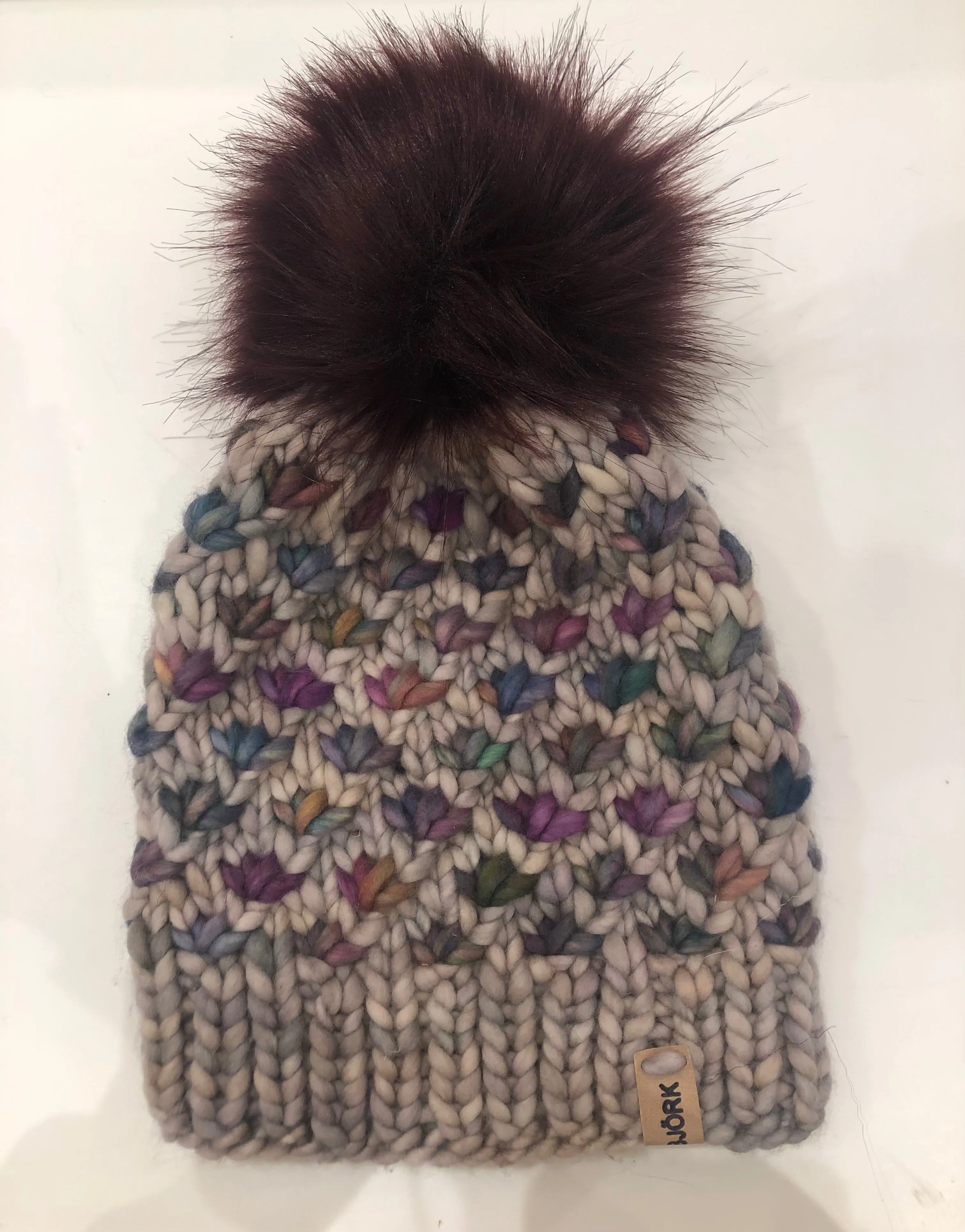 Frostròs | Hat With Pom Pom