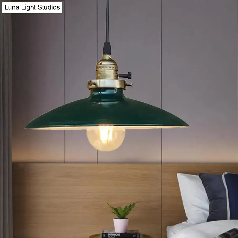 Industrial Style Saucer Metal Pendant Ceiling Light in Black/White for Living Room