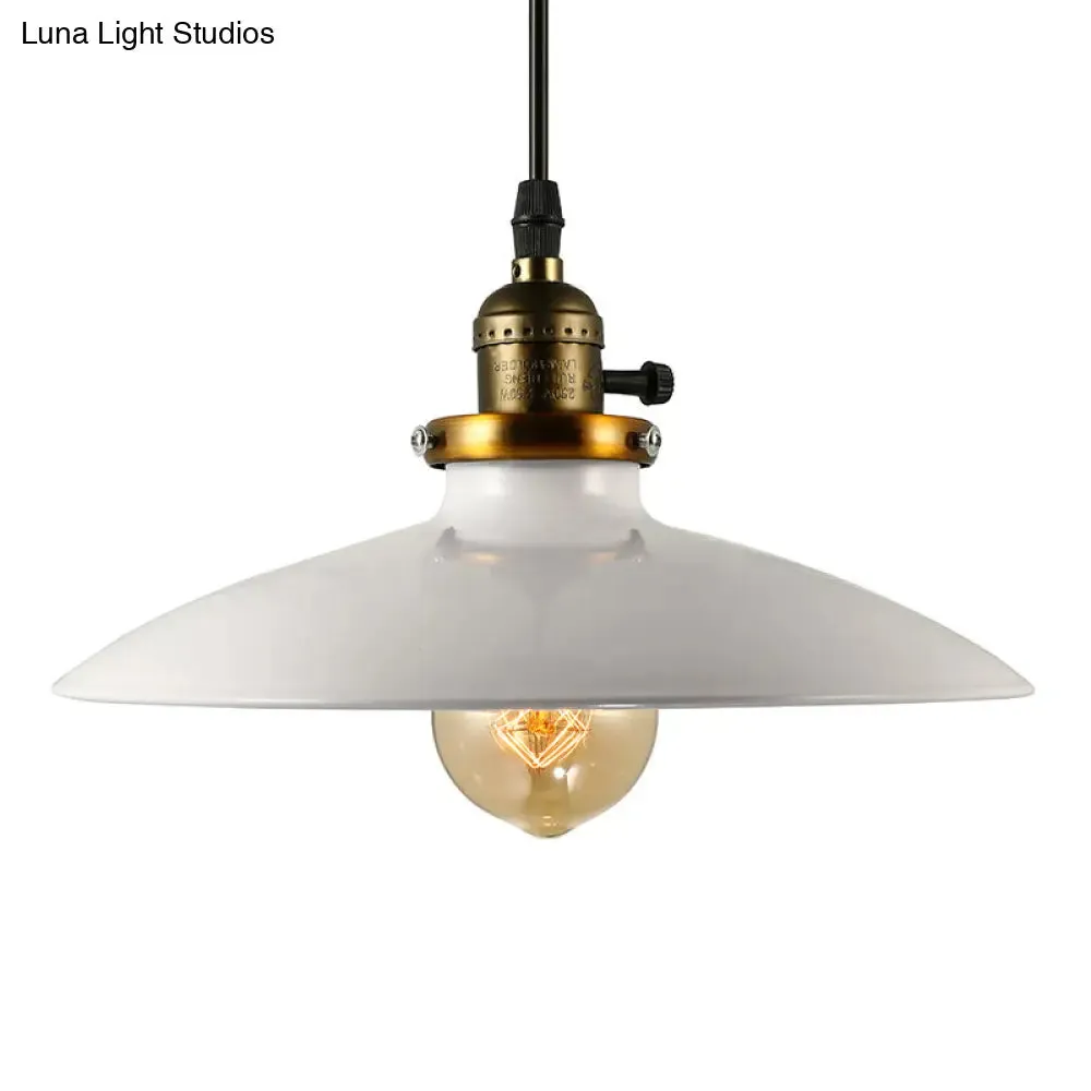 Industrial Style Saucer Metal Pendant Ceiling Light in Black/White for Living Room