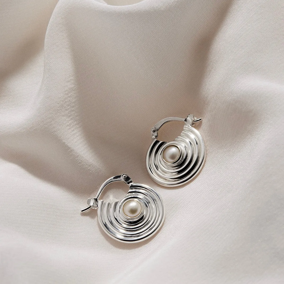 Siren's Song Pearl Earrings