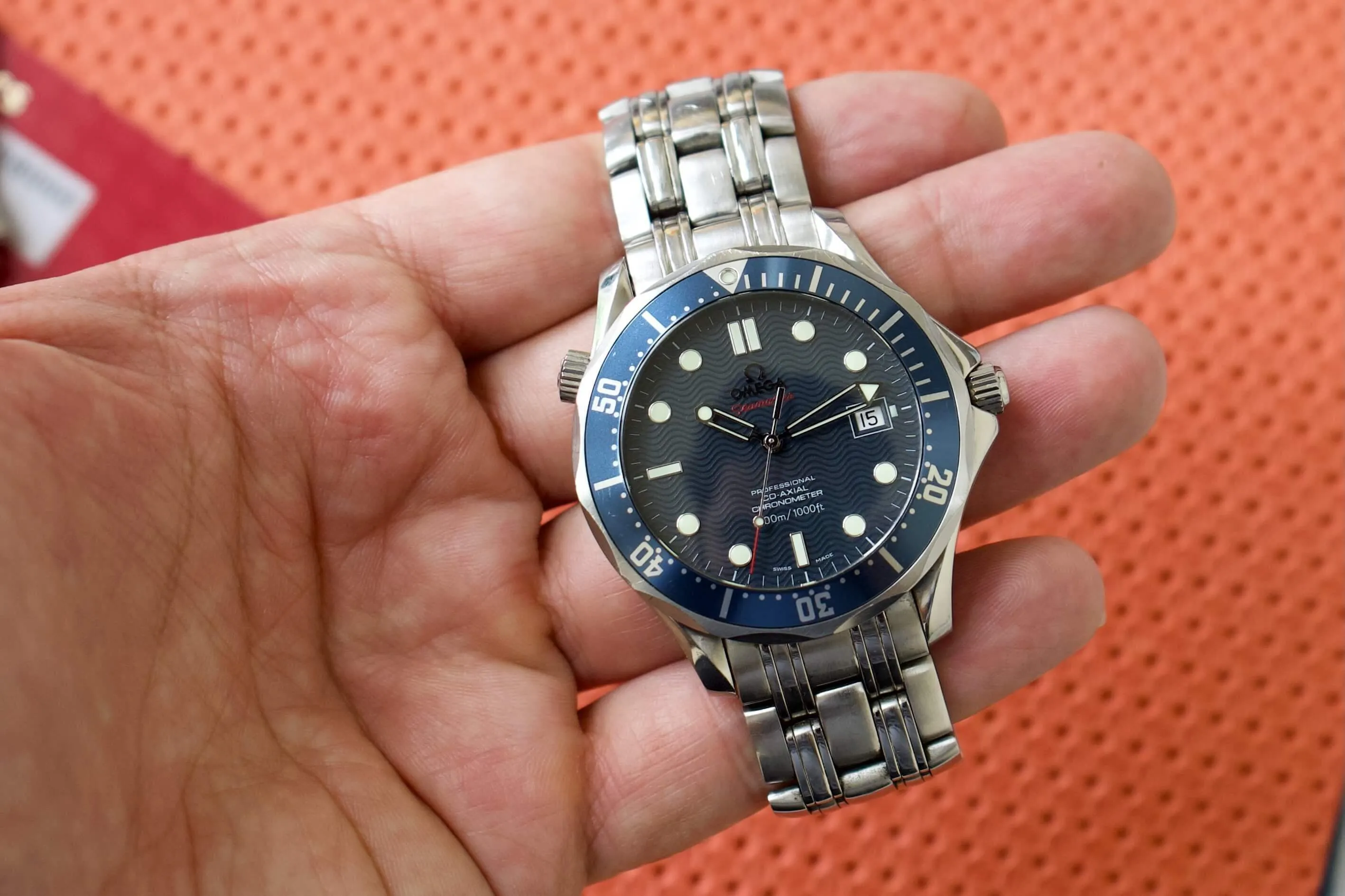 SOLDOUT: OMEGA SEAMASTER BOND 300 Co-Axial Chronometer 2220.80 Automatic WAVE Dial Box and Papers