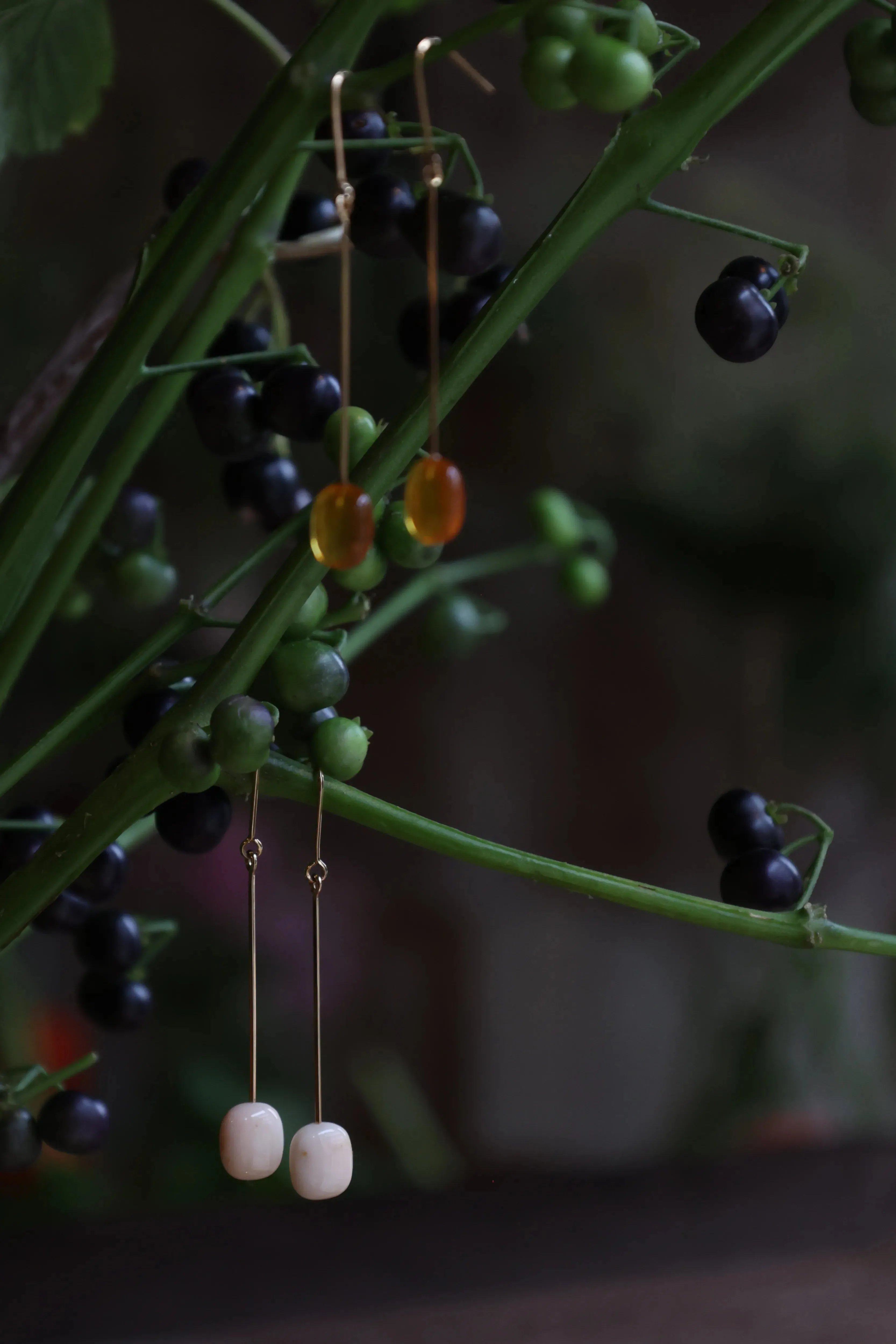 “UNKEI” Amber hook earrings