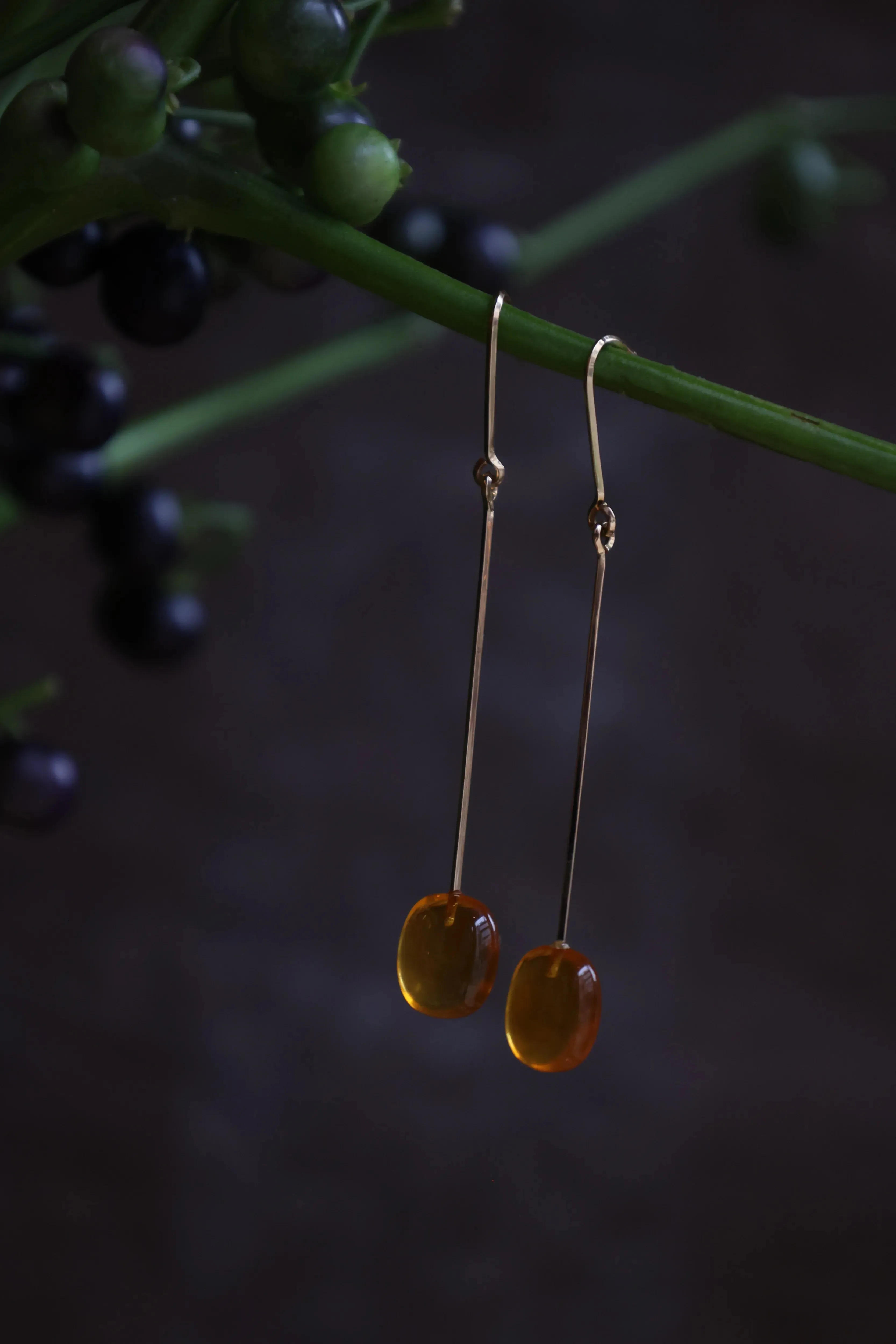 “UNKEI” Amber hook earrings