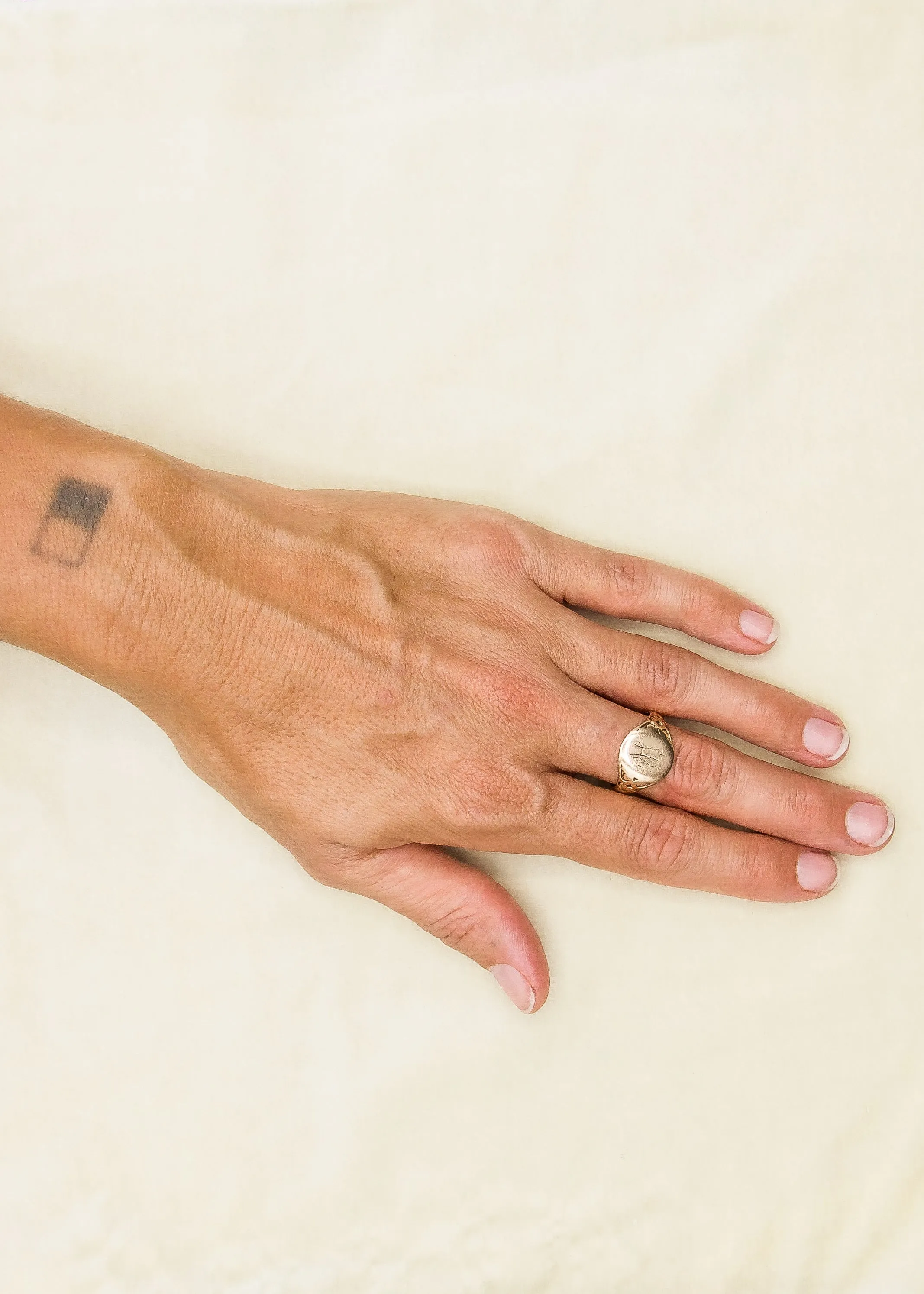 Vintage 10K Gold Signet Ring