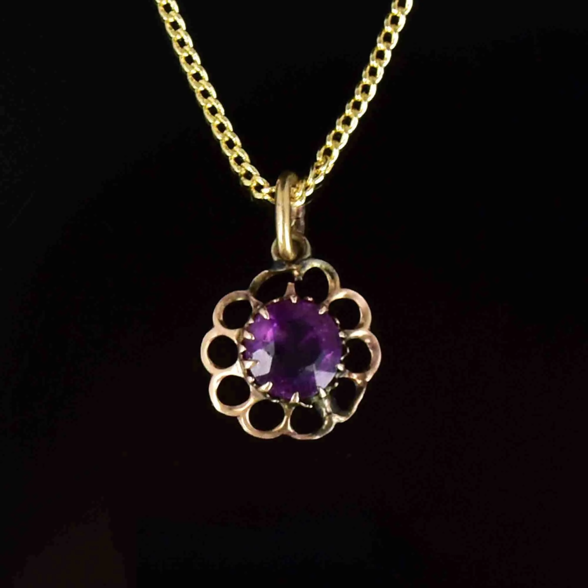 Vintage 14K Gold Amethyst Floral Charm Pendant Necklace