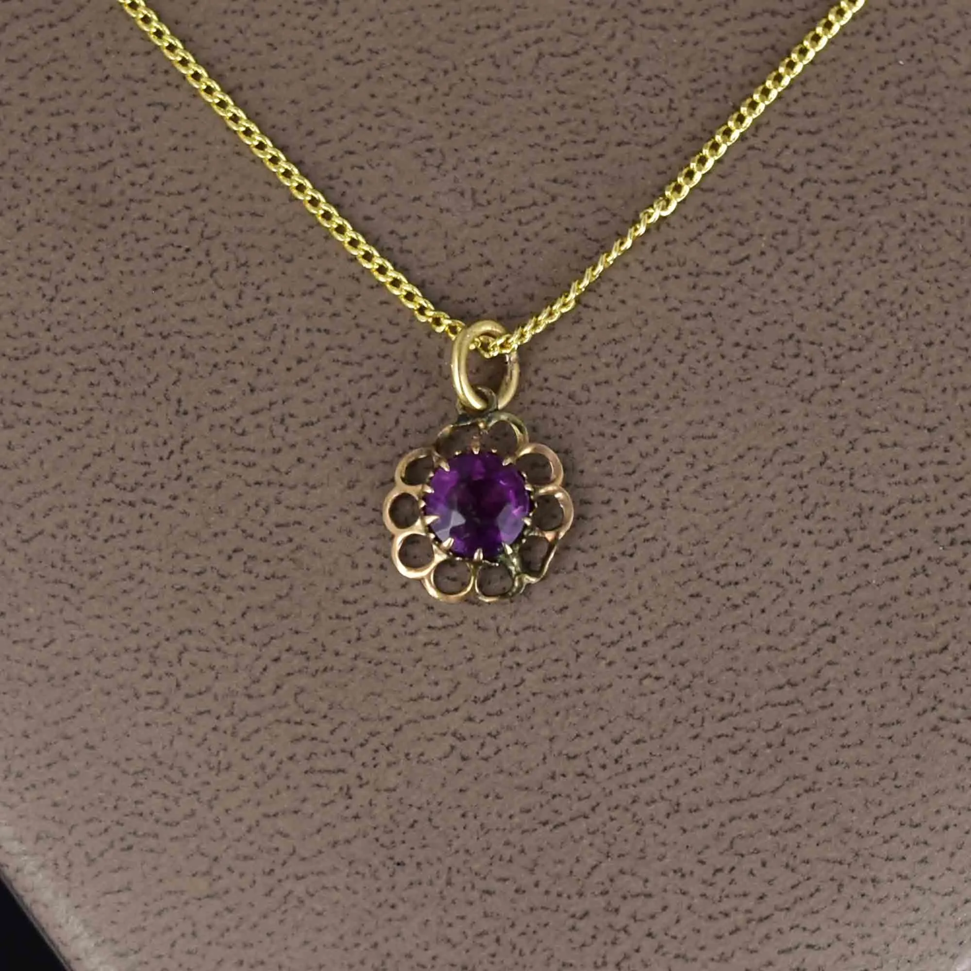 Vintage 14K Gold Amethyst Floral Charm Pendant Necklace