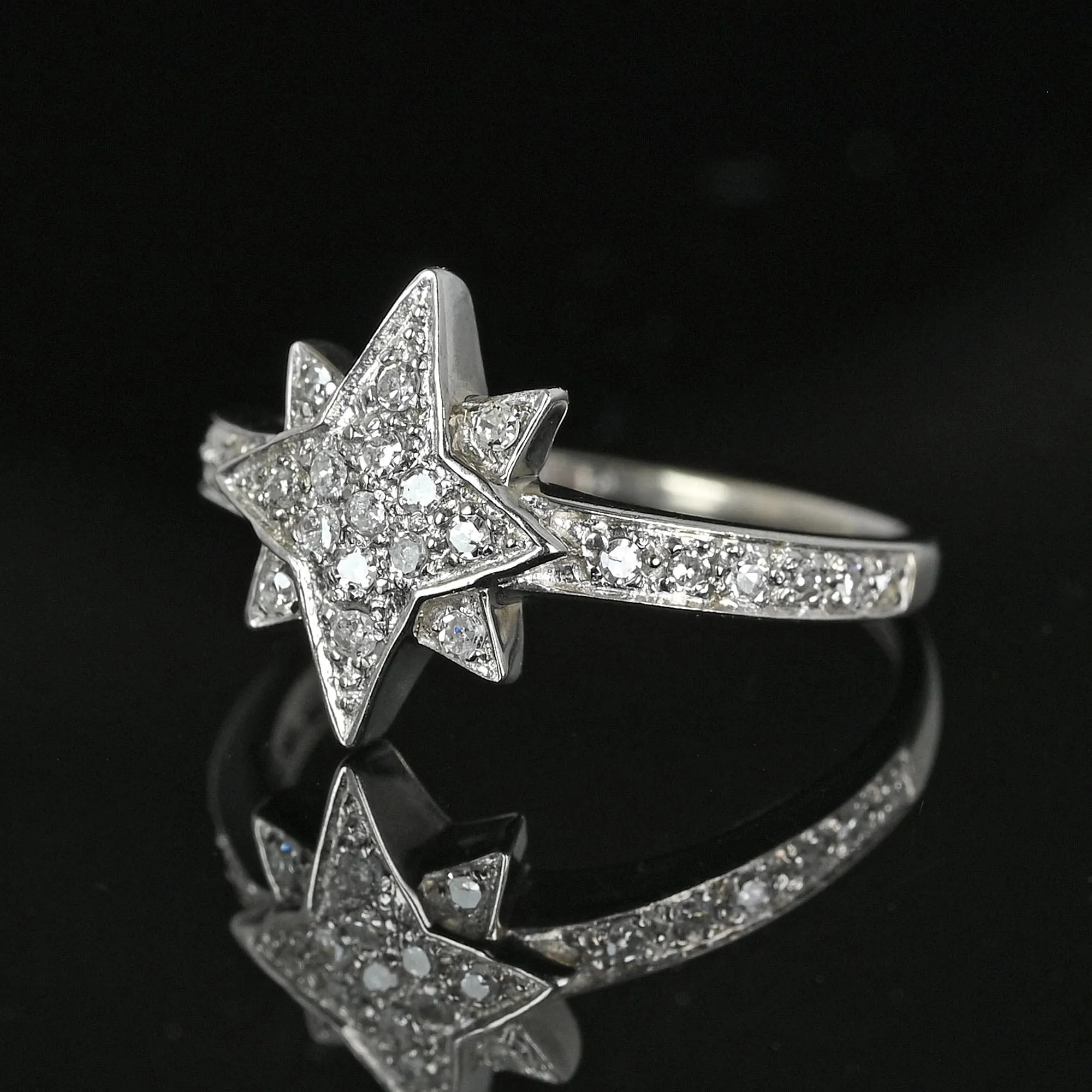 Vintage 14K White Gold Diamond Cluster Star Ring