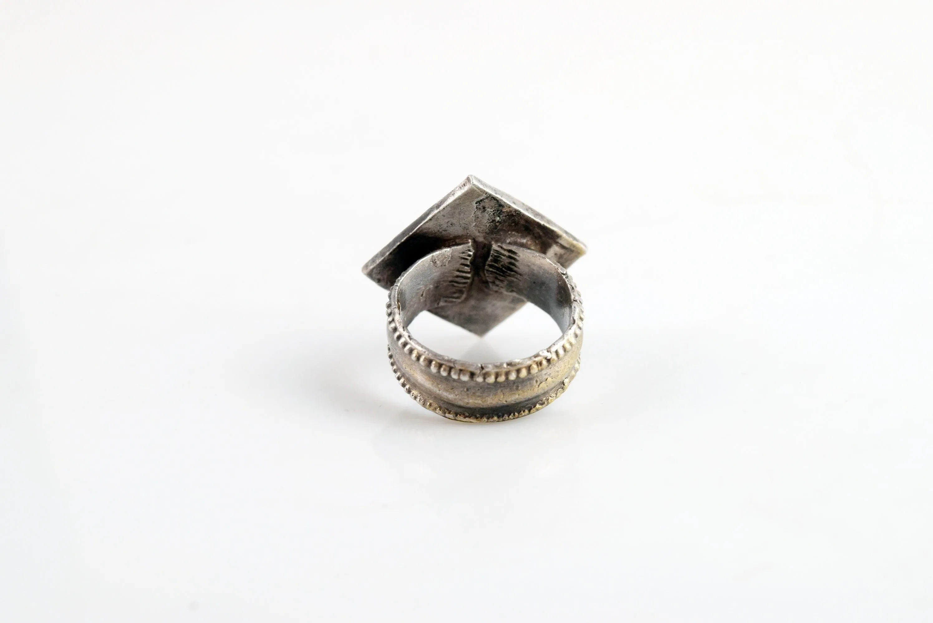 Vintage Silver diamond shaped Ring from Oman