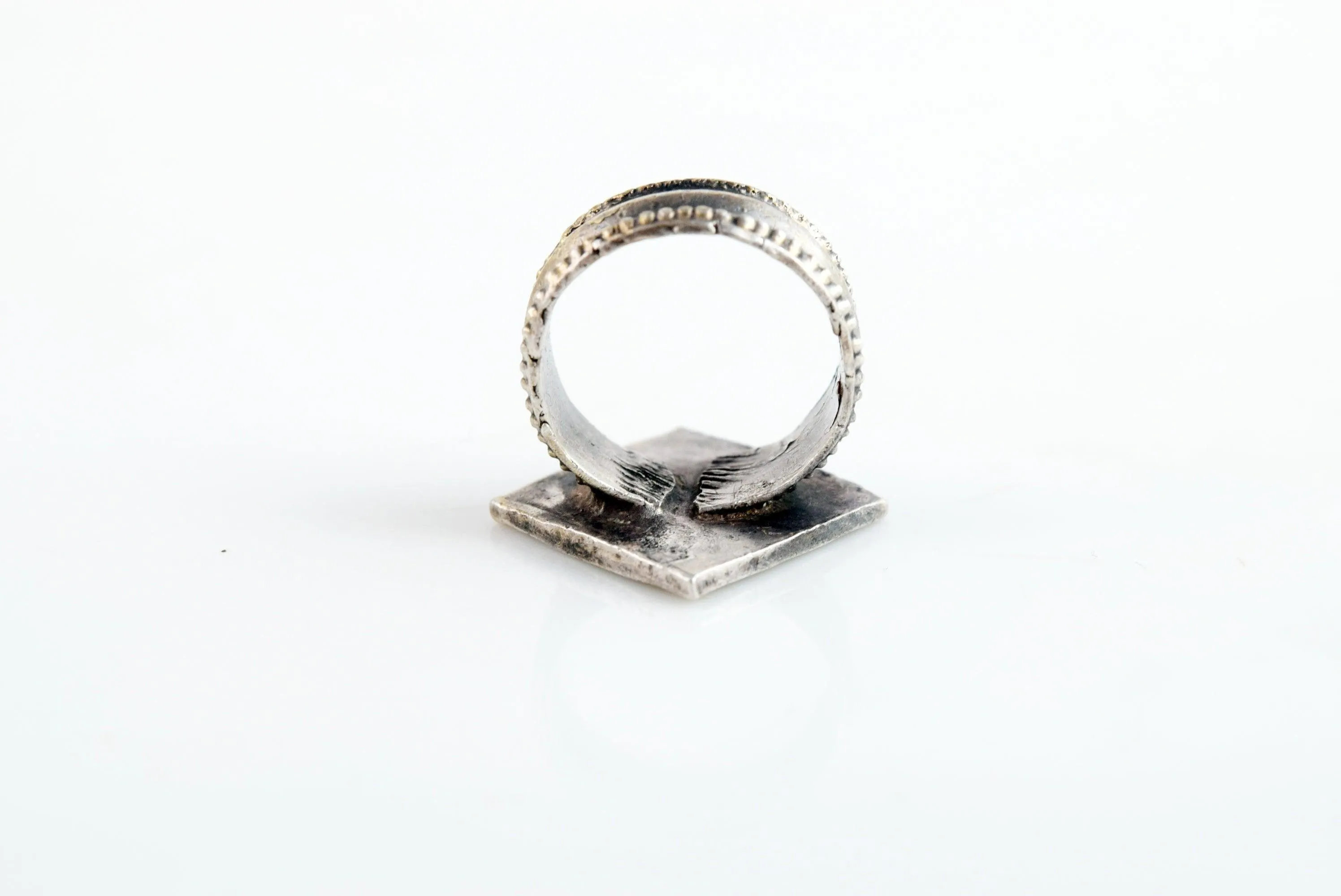 Vintage Silver diamond shaped Ring from Oman